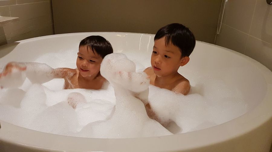 Brothers in bathtub