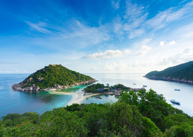 Beautiful view point of nang yuan island,popular tourist destination near samui in gulf of thailand.