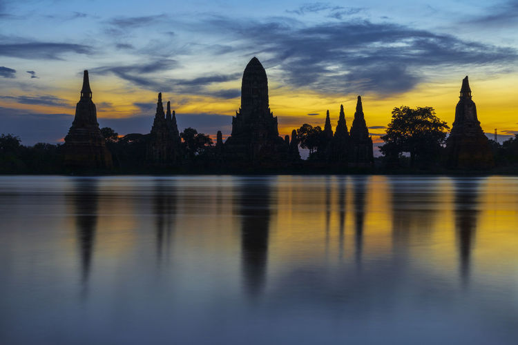 Wat chaiwatthanaram river view phra nakhon si ayutthaya province, thailand