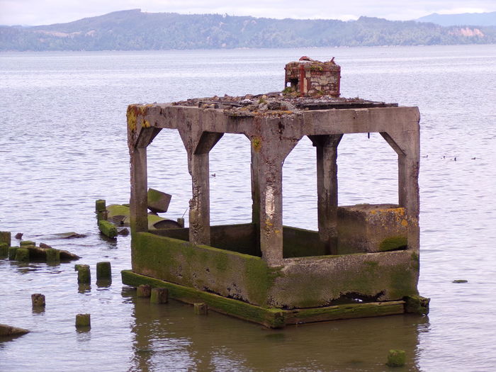 Old rubble left over from years past on the columbia river 