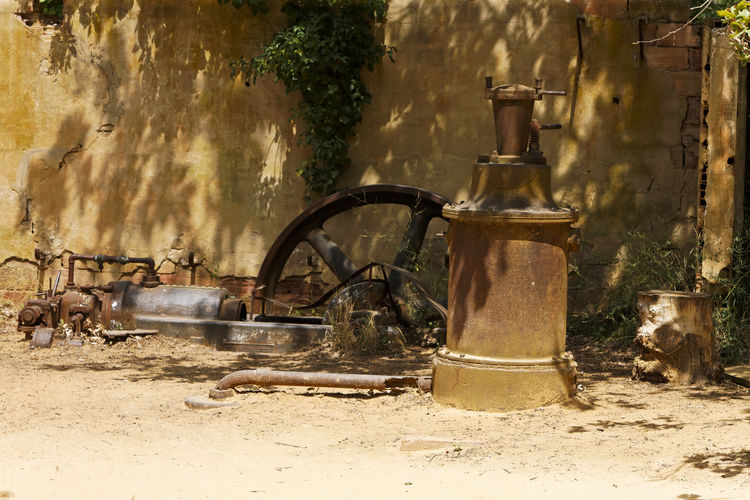 View of an abandoned cart