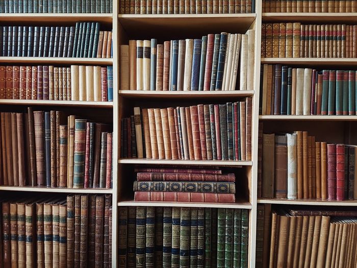 Full frame shot of bookshelf