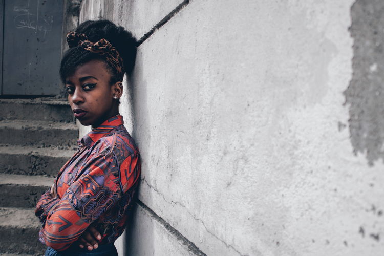 Young Adult Fashion Portrait Lifestyles Outdoors Detail Wall Art Abstract Photography Africa Teenager Canon Camera EyeEmNewHere EyeEm Gallery Vintage Photography Vintage Standing Girls Streetphotography Building Exterior