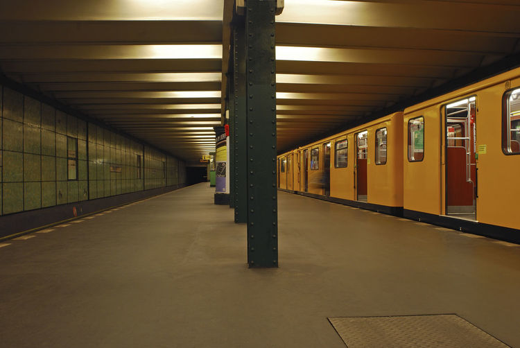 Underground underground walkway