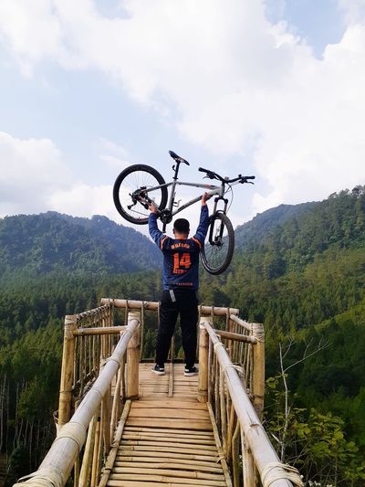Gowes uphill to giriwening