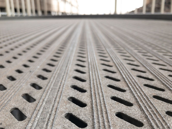 Surface level of metal grate
