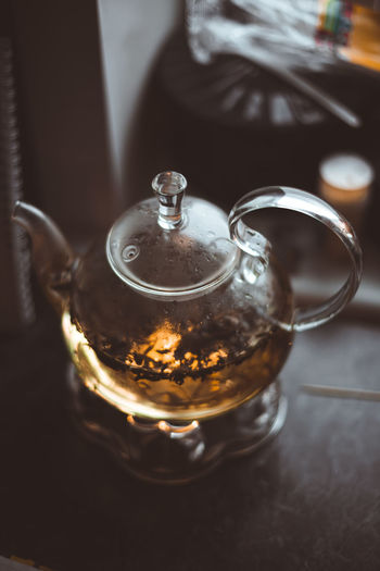 Glass teapot for brewing tea