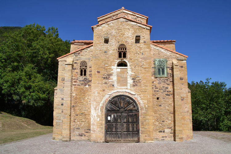 Exterior of san miguel de lillo church