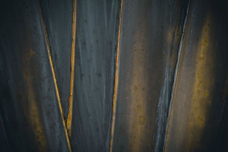 Full frame shot of old rusty wall