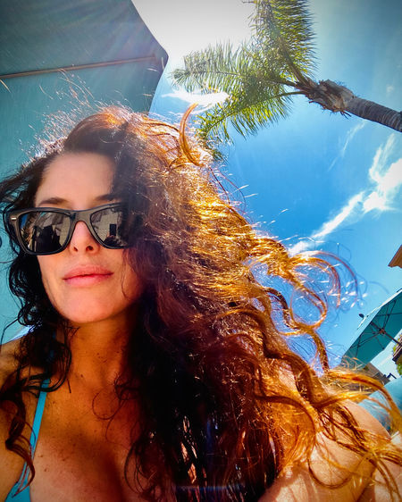 Portrait of woman with sunglasses