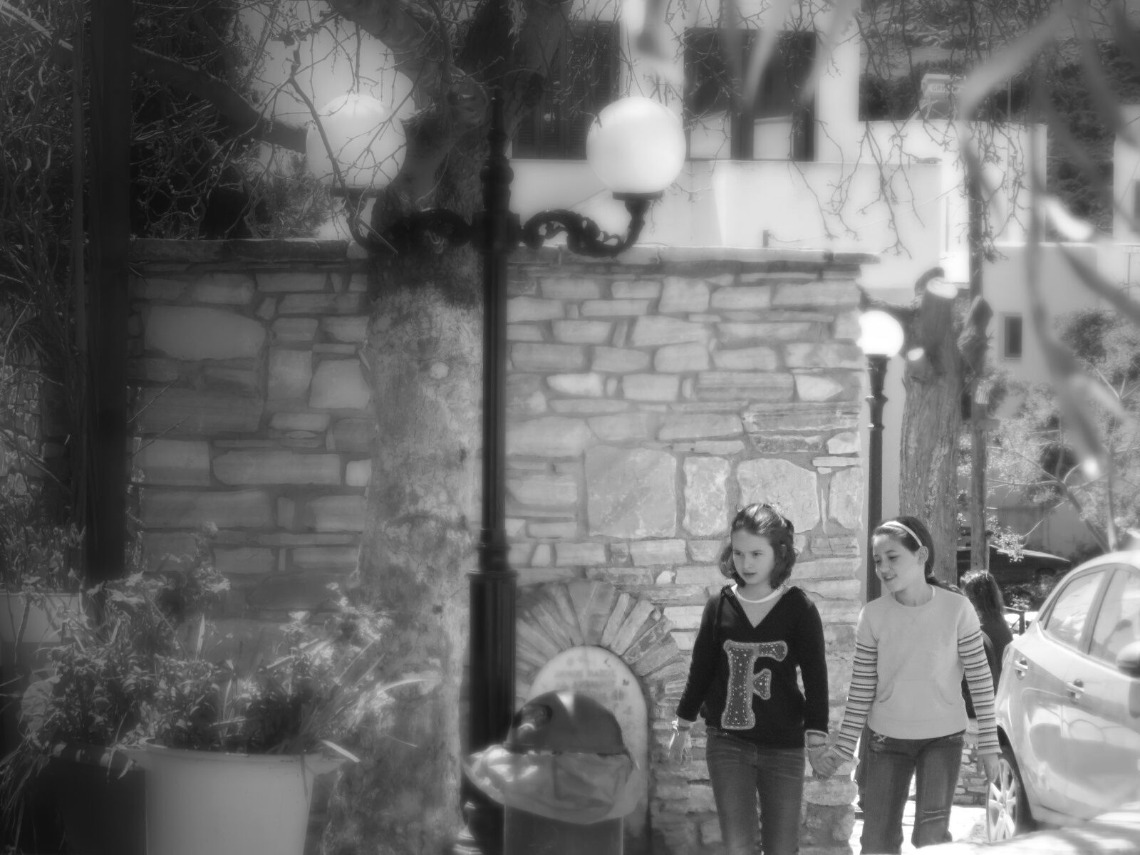 lifestyles, men, person, leisure activity, walking, casual clothing, large group of people, rear view, built structure, standing, street, architecture, building exterior, city life, full length, medium group of people, incidental people, outdoors