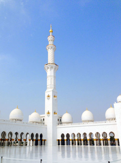 Sheikh zayed mosque against sky