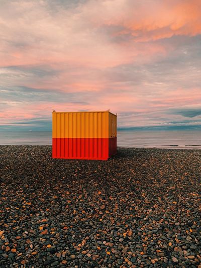 Random aesthetic box on the beach 