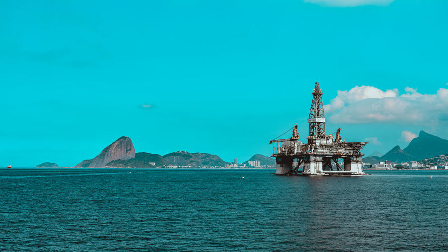 Offshore exploration platform for the oil industry in guanabara bay, rio de janeiro, brazil