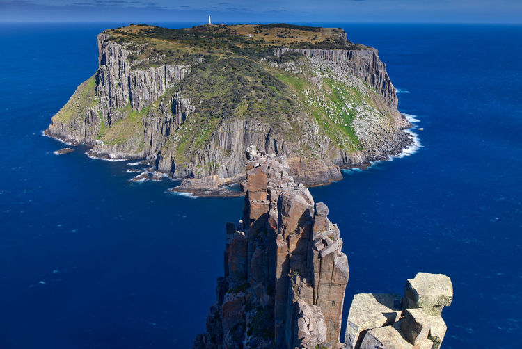 Tasman island from the blade, dolerite columns and cliffs over sea