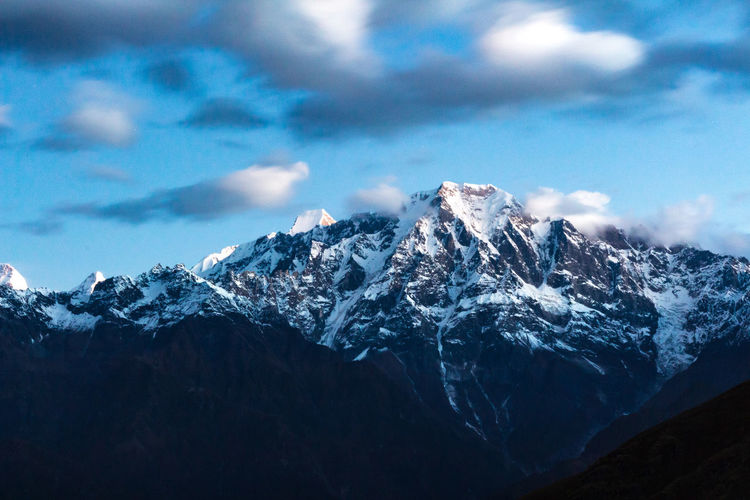 Scenic view of snowcapped himalayas against sky