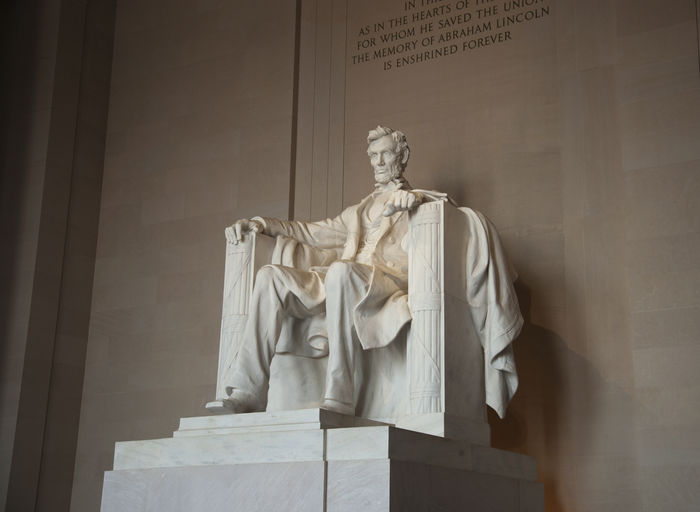 Statue of abraham lincoln